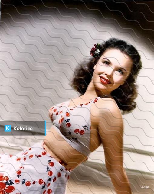 [colorized] Gloria Jean in 1940s