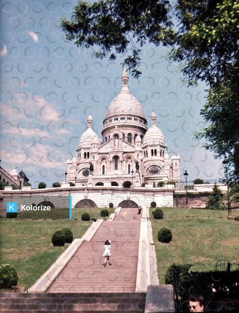[colorized] Sacred Heart of Montmartre, Paris, 1950s