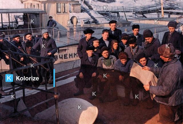 [colorized] 
