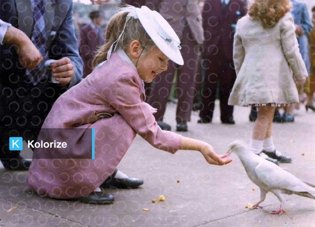 [colorized] Trafalgar Square, London 1961