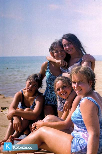[colorized] Students of the Rostov Civil Engineering Institute (RISI), Gizel-Dere, USSR, September 1972 (photo by Vyacheslav Argenberg)