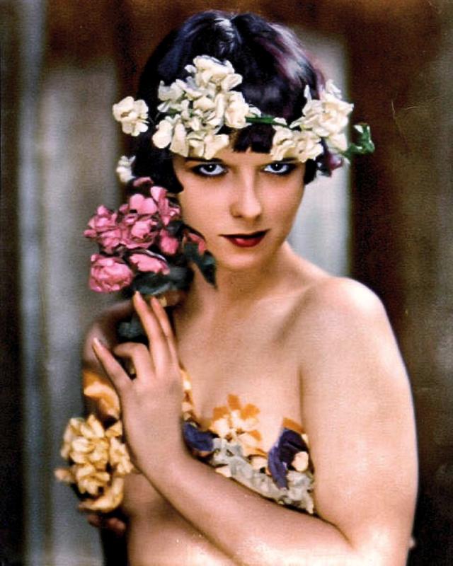 [colorized] Louise and flowers. Portrait by Nickolas Muray, New York 1926.