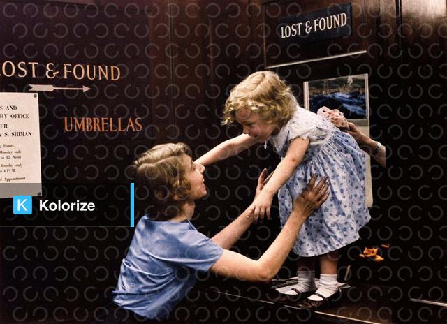 [colorized] "Lost child in a department store", New York, 1955 - by Sabine Weiss (1924 - 2021), Swiss/French