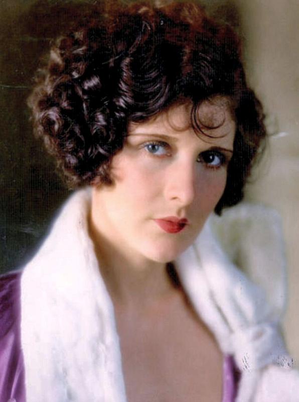 [colorized] Evelyn Brent by George Hommel, 1929.