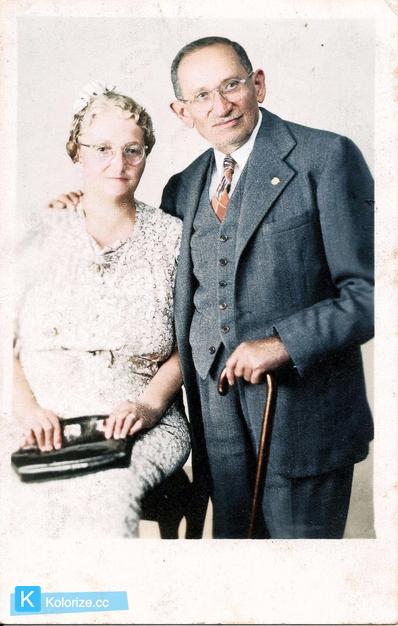 [colorized] 
