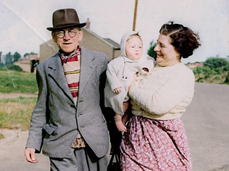 [colorized] 