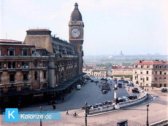 [colorized] Esplanade of Lyon station. 1950. Paris