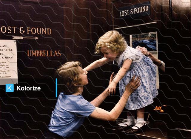 [colorized] "Lost child in a department store", New York, 1955 - by Sabine Weiss (1924 - 2021), Swiss/French