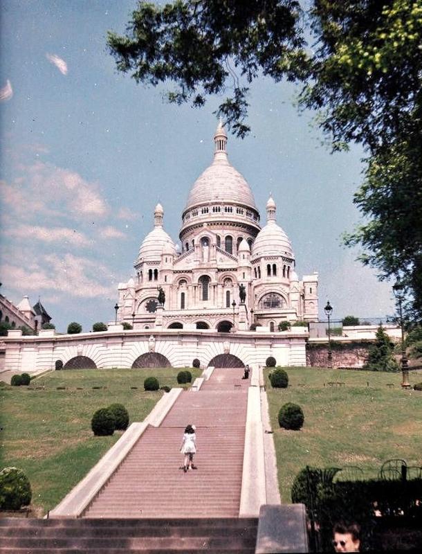 [colorized] Sacred Heart of Montmartre, Paris, 1950s
