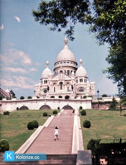 [colorized] Sacred Heart of Montmartre, Paris, 1950s