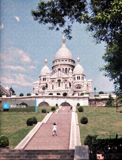 [colorized] Sacred Heart of Montmartre, Paris, 1950s